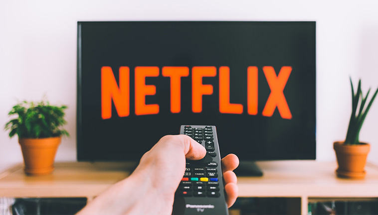 Netflixをテレビで楽しむには 予算や設定方法を紹介