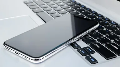 パソコンの写真・動画をスマホに送る方法。Win/Mac/iOS/Android組み合わせごとに解説